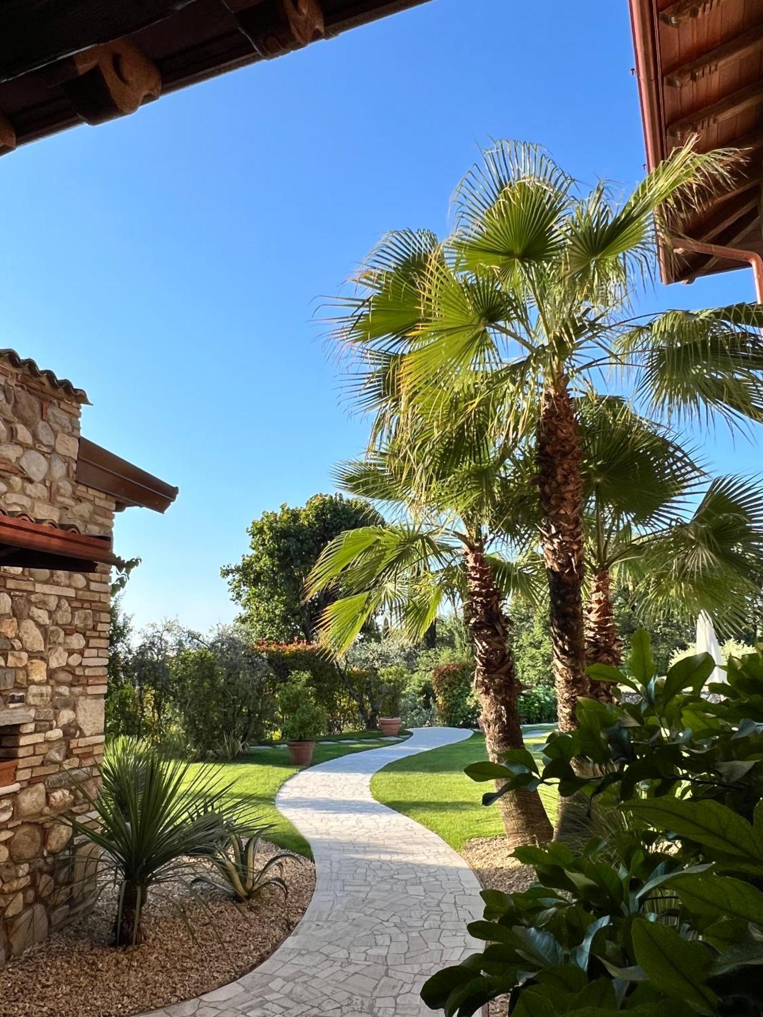 Villa Mario Resort Salo Exterior photo