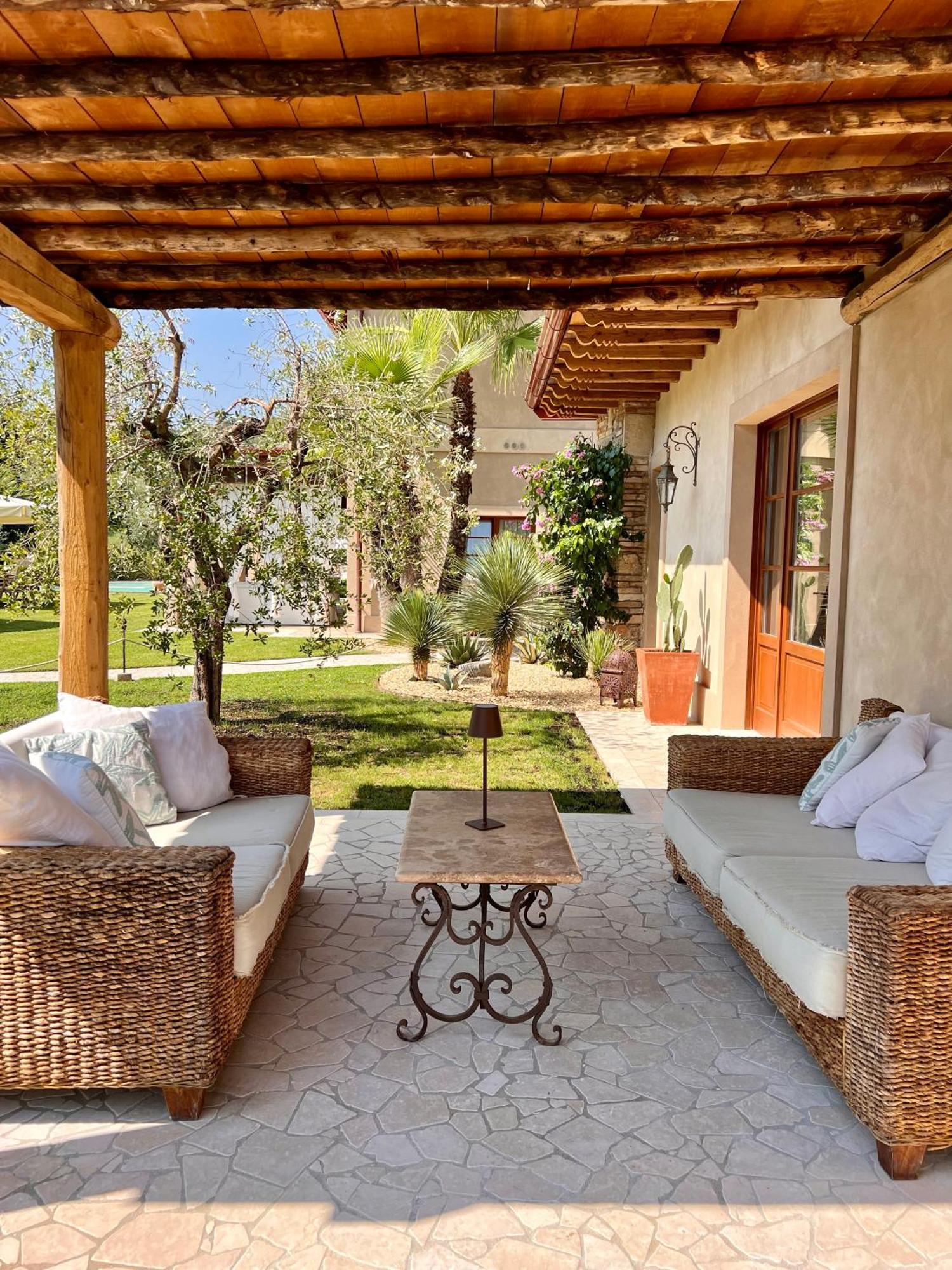 Villa Mario Resort Salo Exterior photo