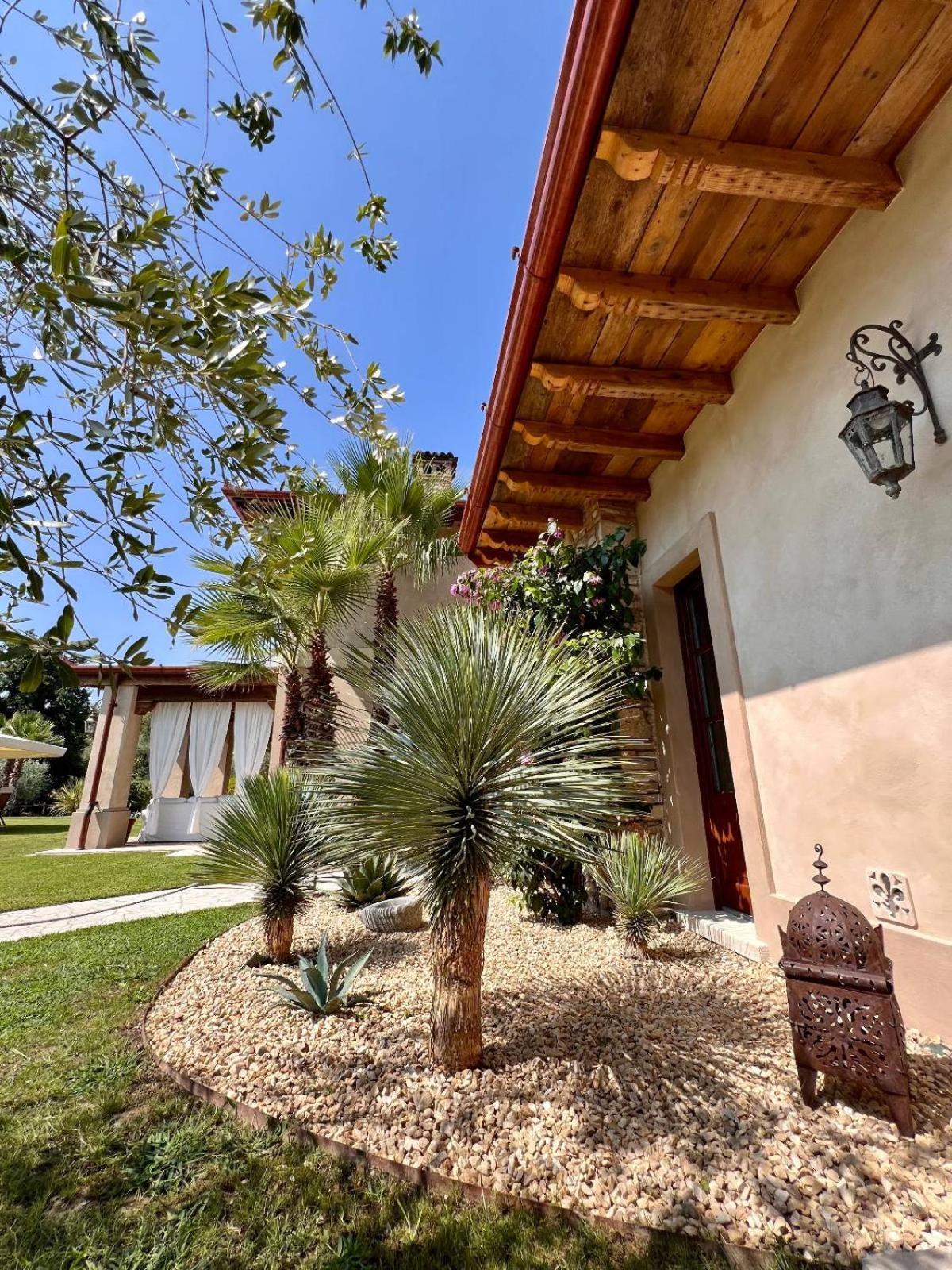 Villa Mario Resort Salo Exterior photo