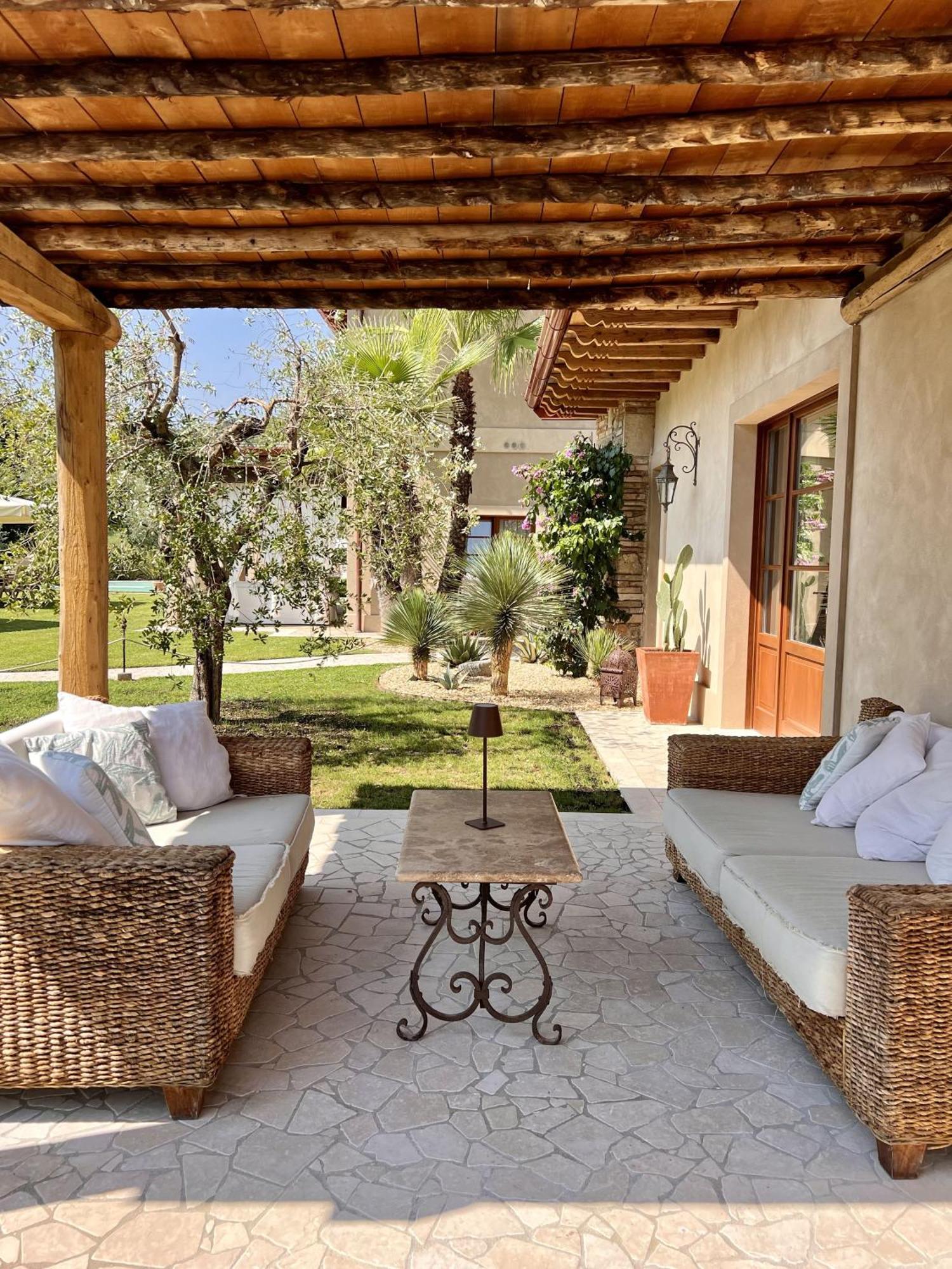 Villa Mario Resort Salo Exterior photo