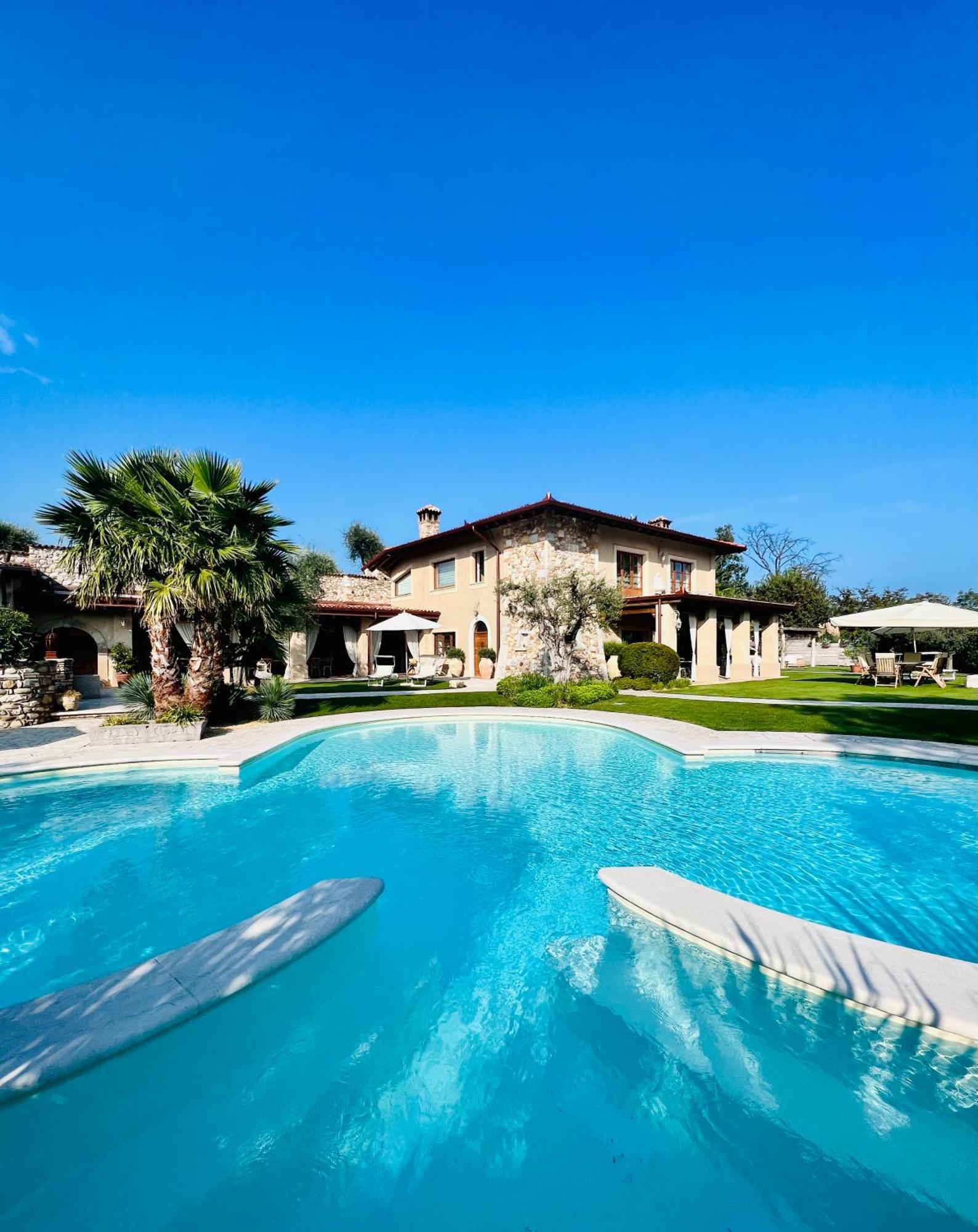 Villa Mario Resort Salo Exterior photo