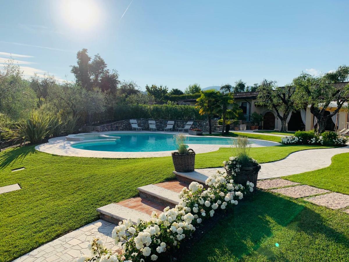 Villa Mario Resort Salo Exterior photo